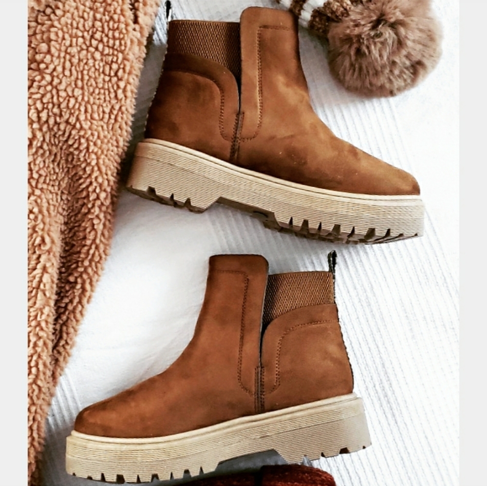 đ¨Sweater Weather collection tan boot - Picture 5 of 6